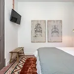 Dona Simone Boutique Suites & Studios - By @ Rita\'S Place